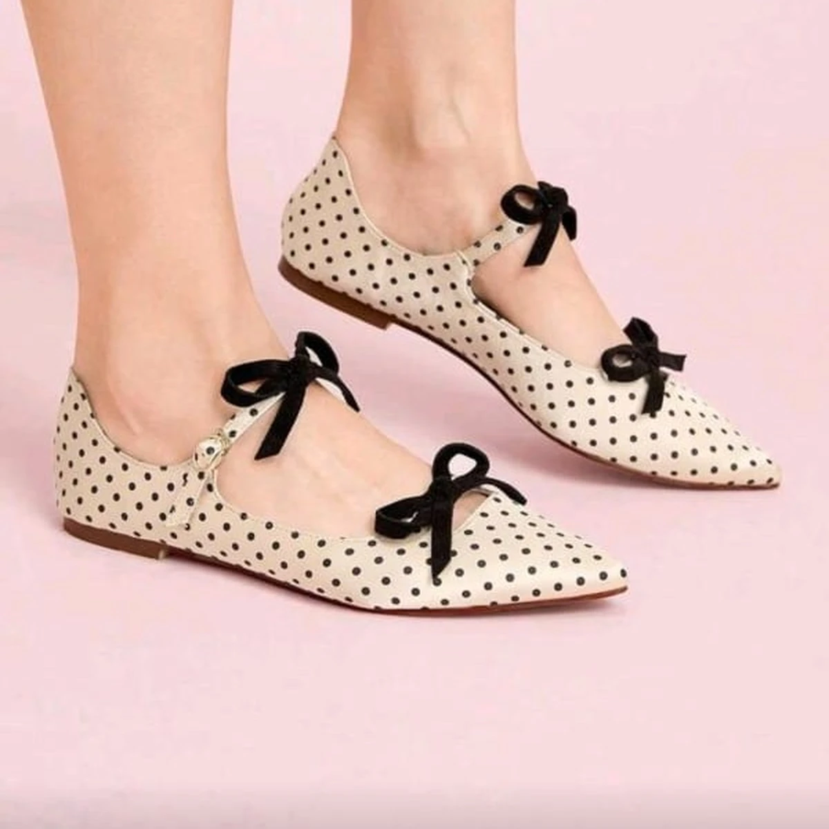 Polka Dot Pointed Bow Flats – Vintage Charm – prod_fw30_1.webp