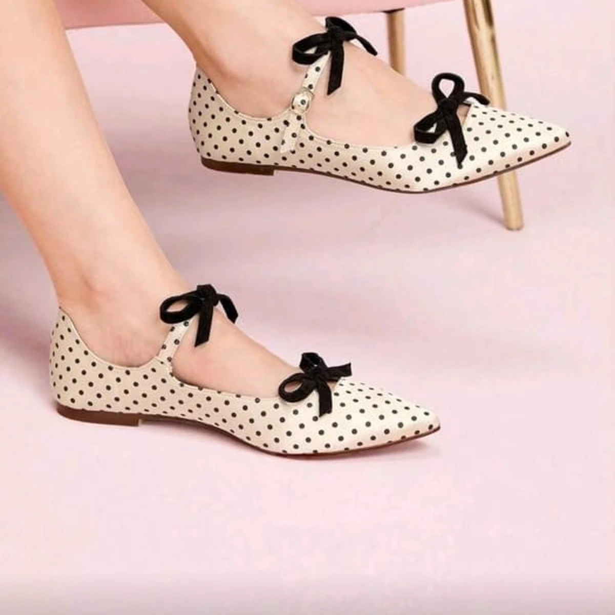 Polka Dot Pointed Bow Flats – Vintage Charm – prod_fw30_3.webp