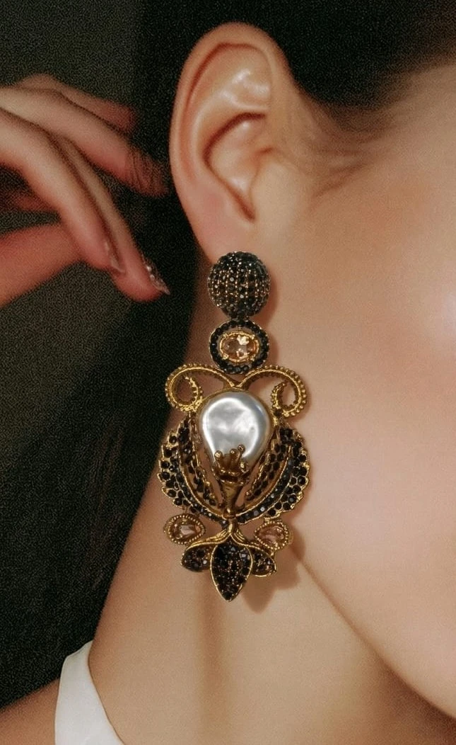 Vintage Chandelier Black Stone & Pearl Earrings – pro#3, rs.1800 (2nd pic).webp