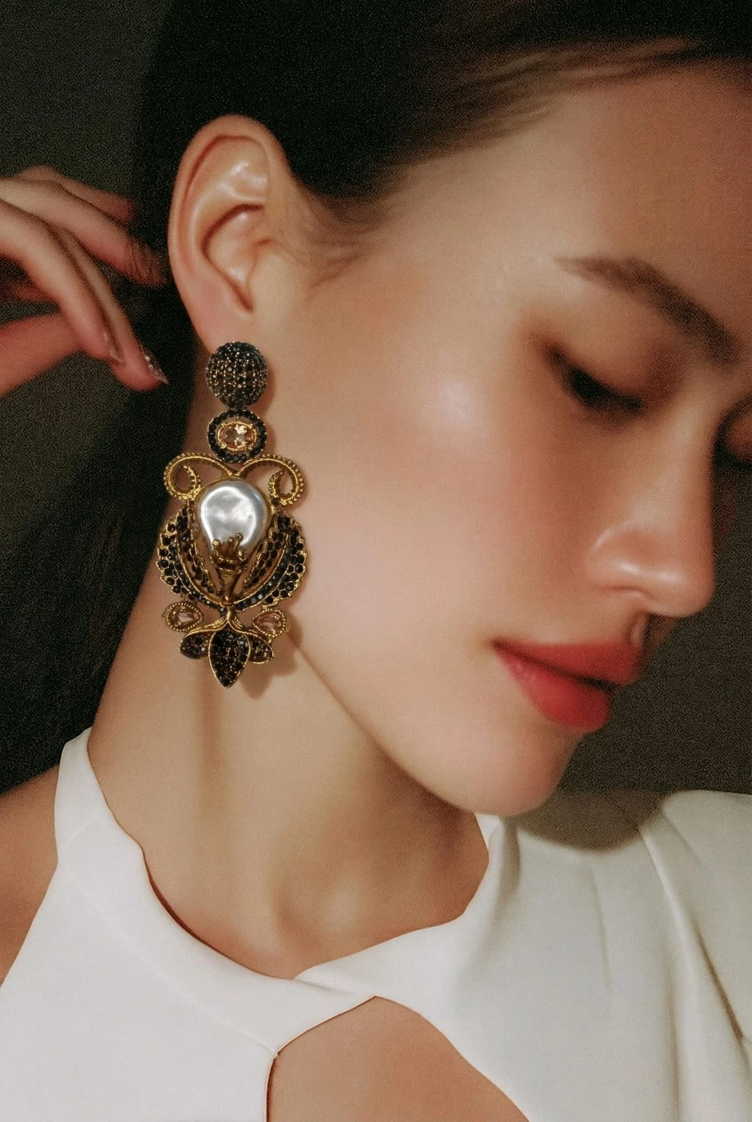 Vintage Chandelier Black Stone & Pearl Earrings – pro#3, rs.1800.webp